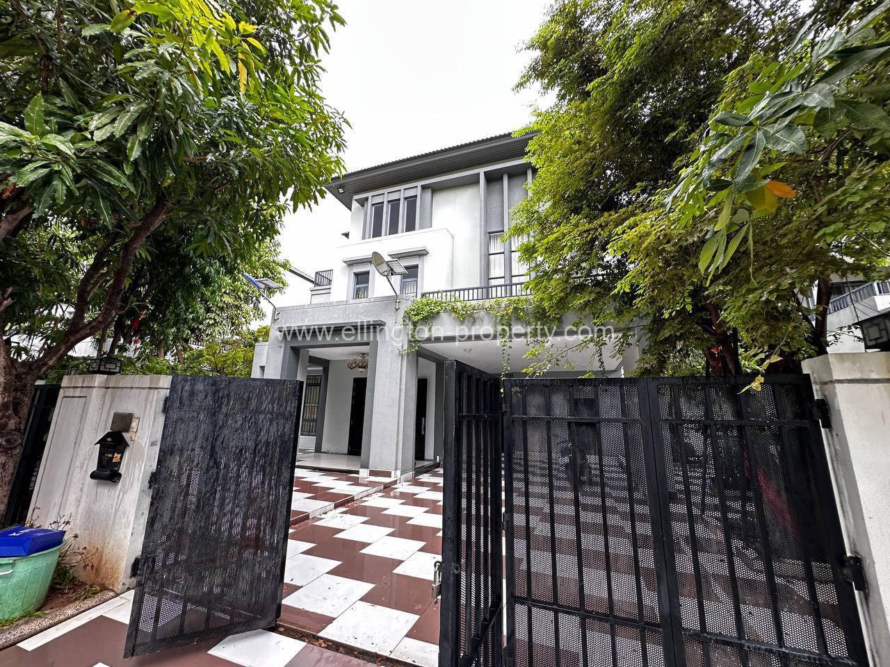 Queen Villa For Rent At Borey Chip Mong Land, Park Land 598 - Ellington Property