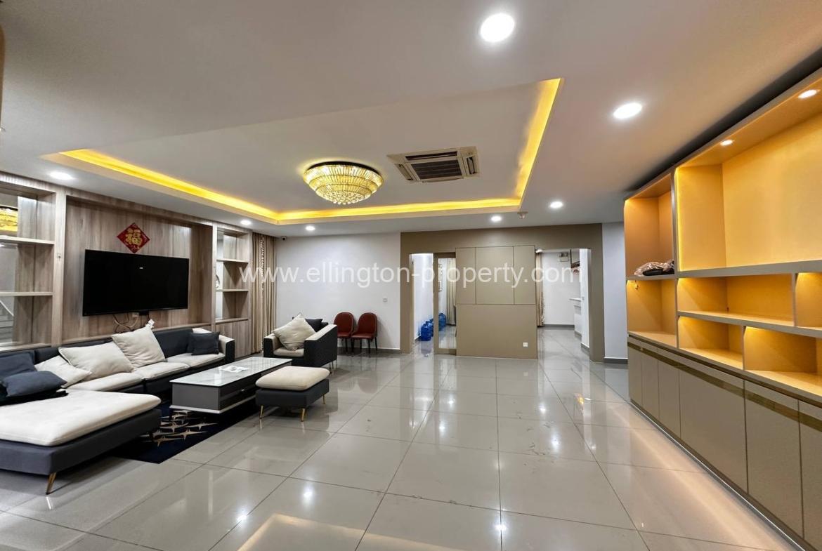 Queen Villa For Rent At Borey Chip Mong Land, Park Land 598 - Ellington Property