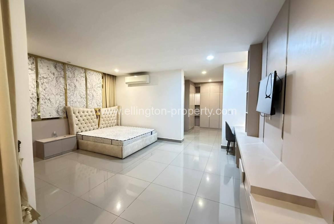 Queen Villa For Rent At Borey Chip Mong Land, Park Land 598 - Ellington Property