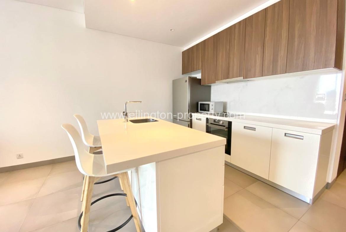 Condo With Skygarden - Ellington Property