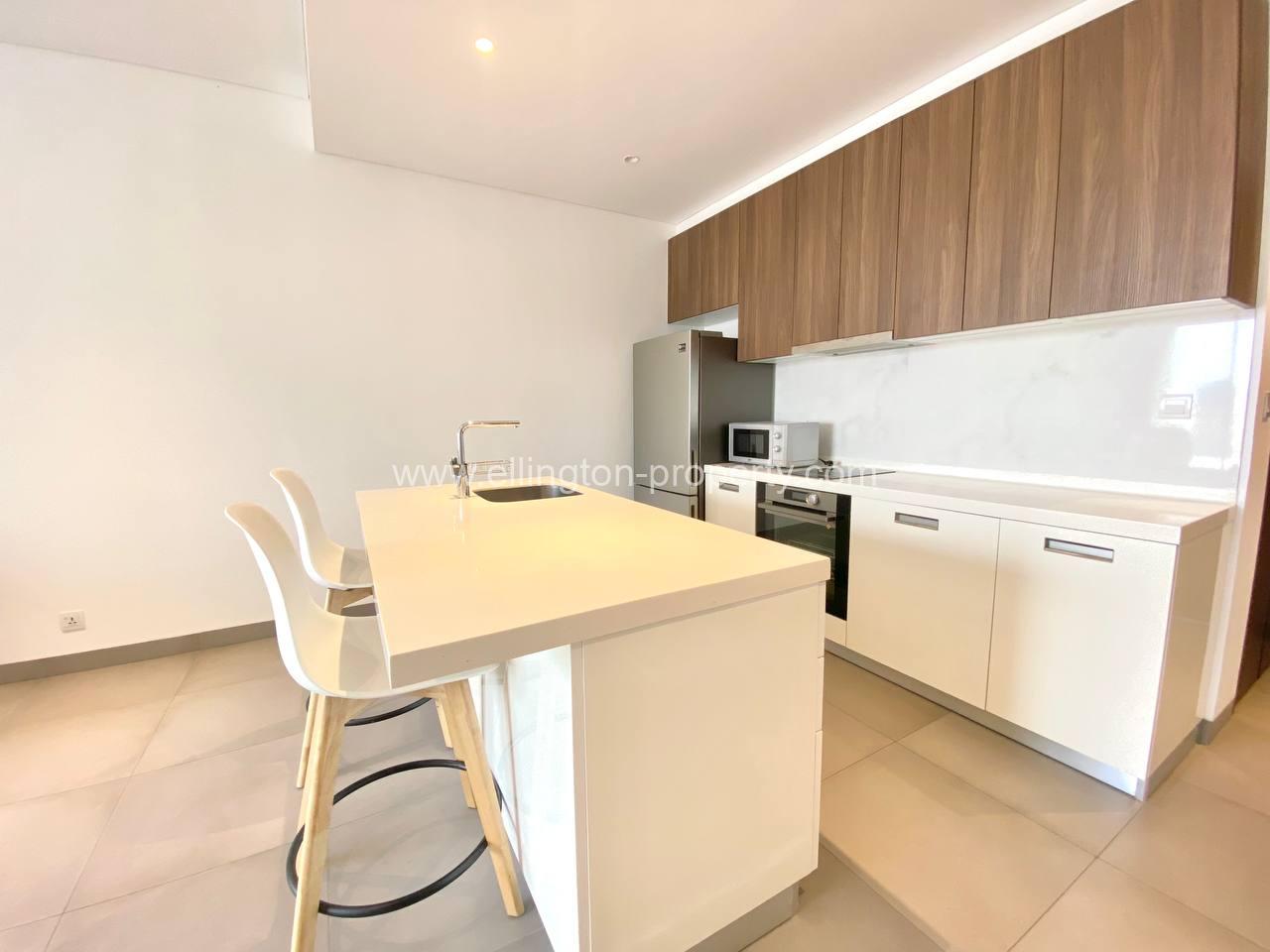 Condo With Skygarden - Ellington Property