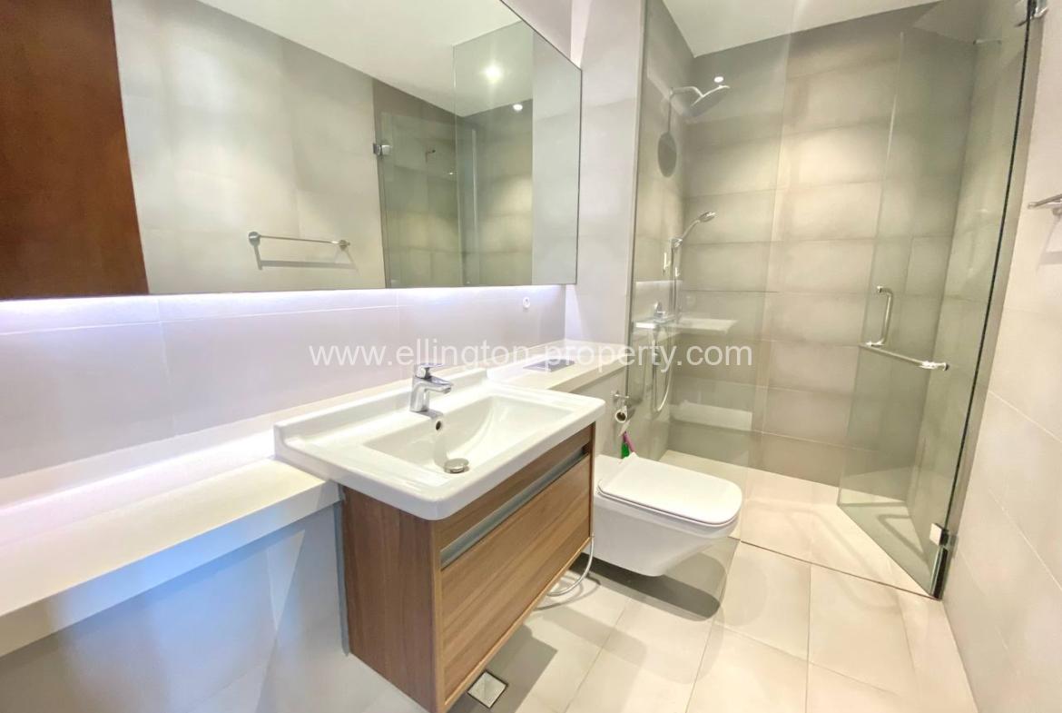 Condo With Skygarden - Ellington Property