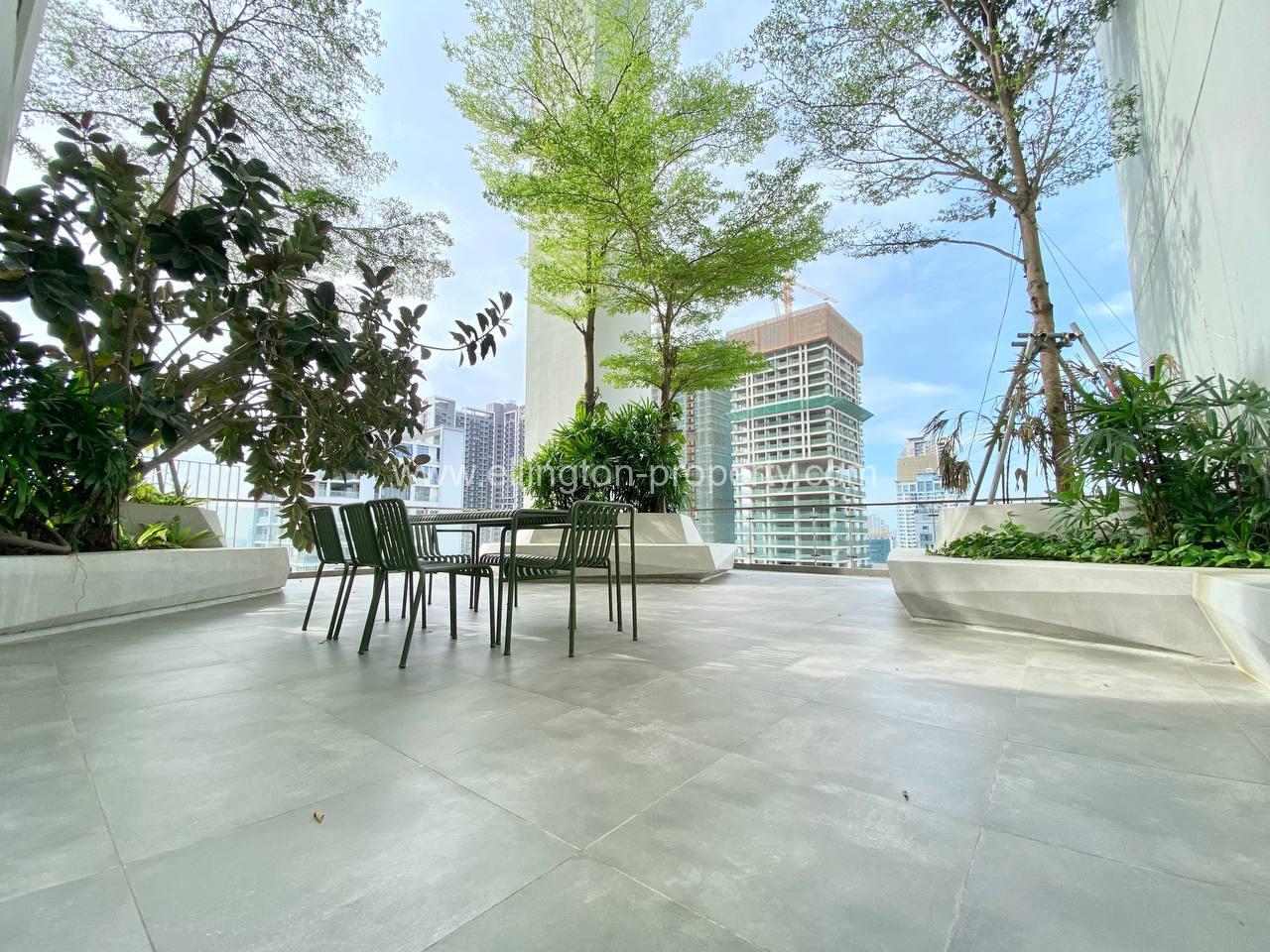 Condo With Skygarden - Ellington Property