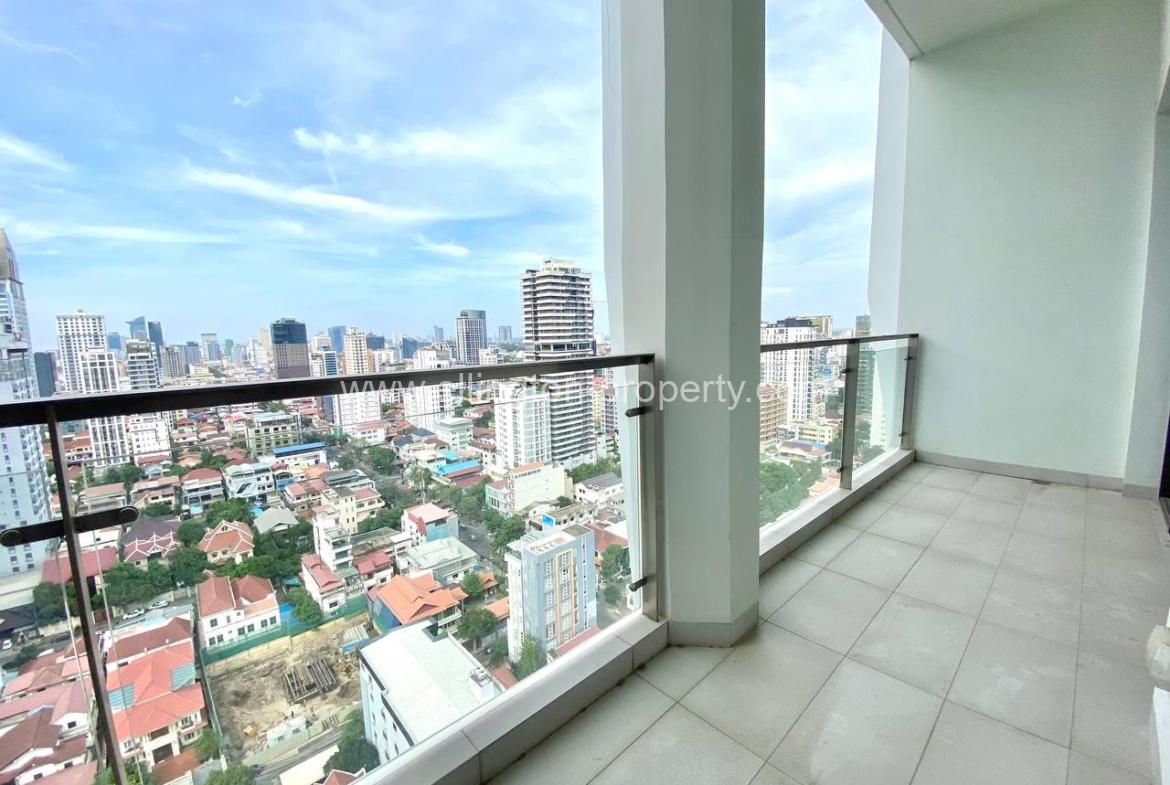 Condo With Skygarden - Ellington Property