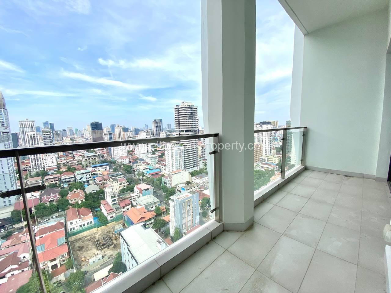 Condo With Skygarden - Ellington Property