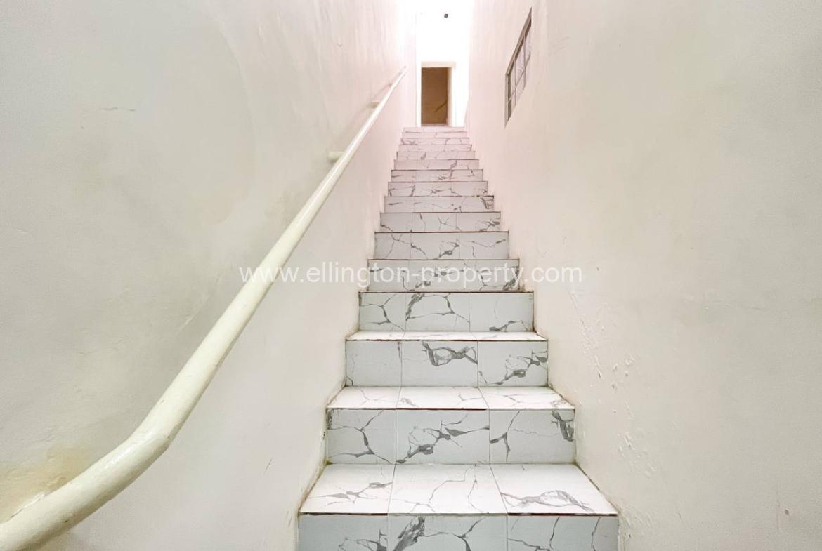 1 Bedroom Renovated Apartment For Rent Near Exchange Square And Wat Phnom Phnom Penh. - Ellington Property