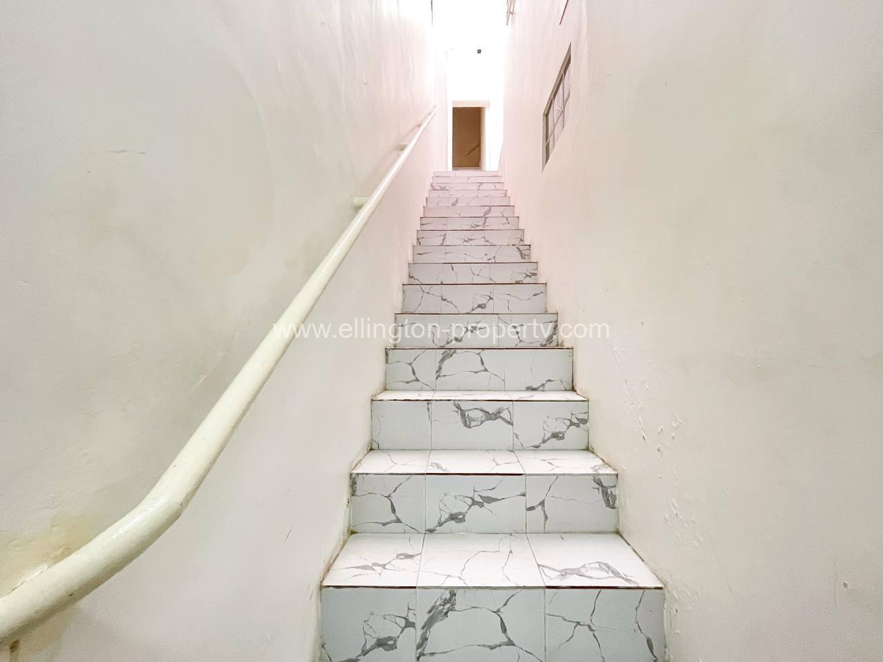 1 Bedroom Renovated Apartment For Rent Near Exchange Square And Wat Phnom Phnom Penh. - Ellington Property