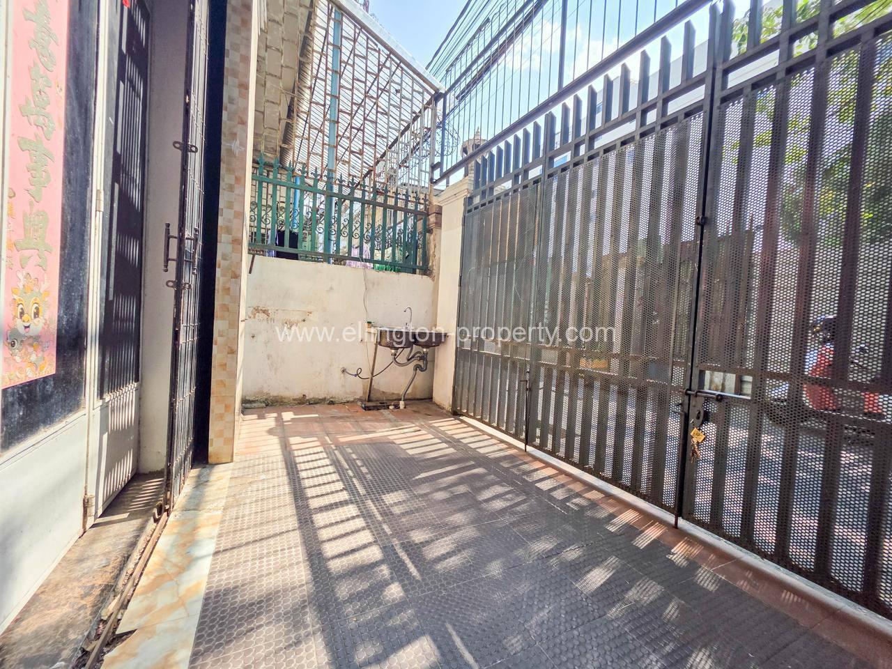 Shop House For Rent In Bassac Lane - Ellington Property