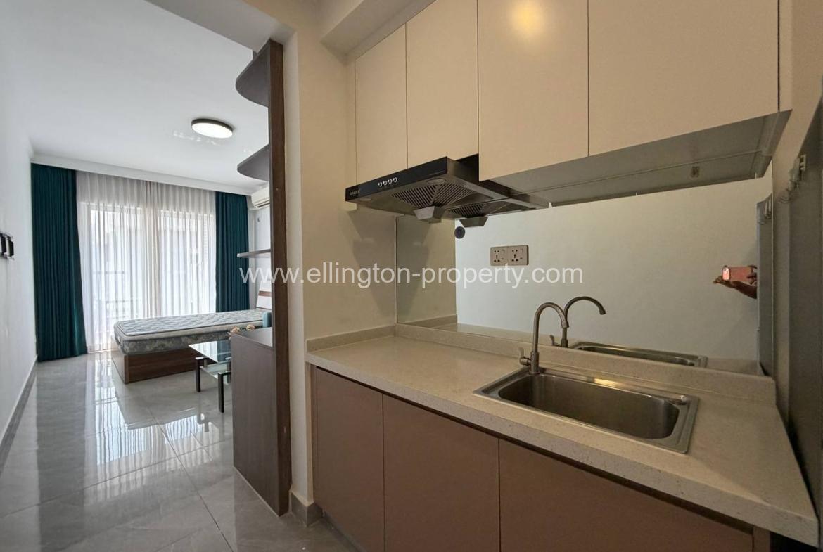 Studio Room For Rent Riverside Near Royal Palace, Museum, Night Market - Ellington Property