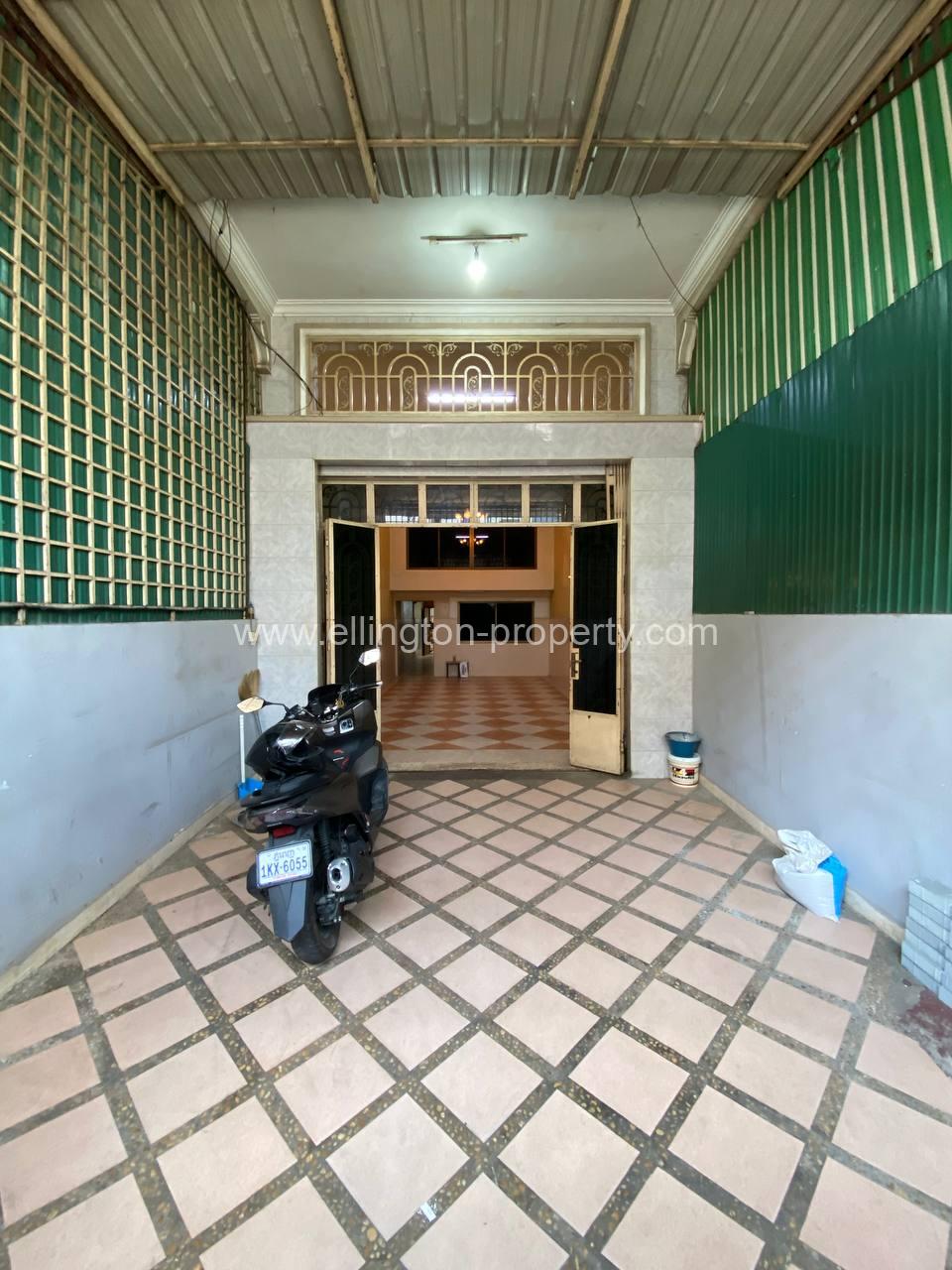 Shophouse For Rent At Bkk3 - Ellington Property