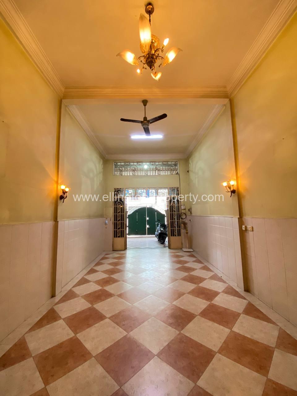 Shophouse For Rent At Bkk3 - Ellington Property