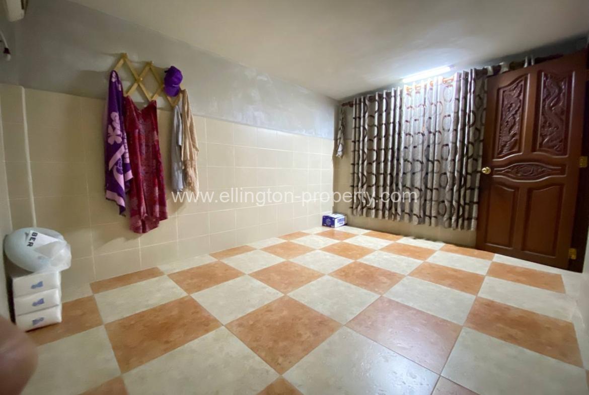 Shophouse For Rent At Bkk3 - Ellington Property