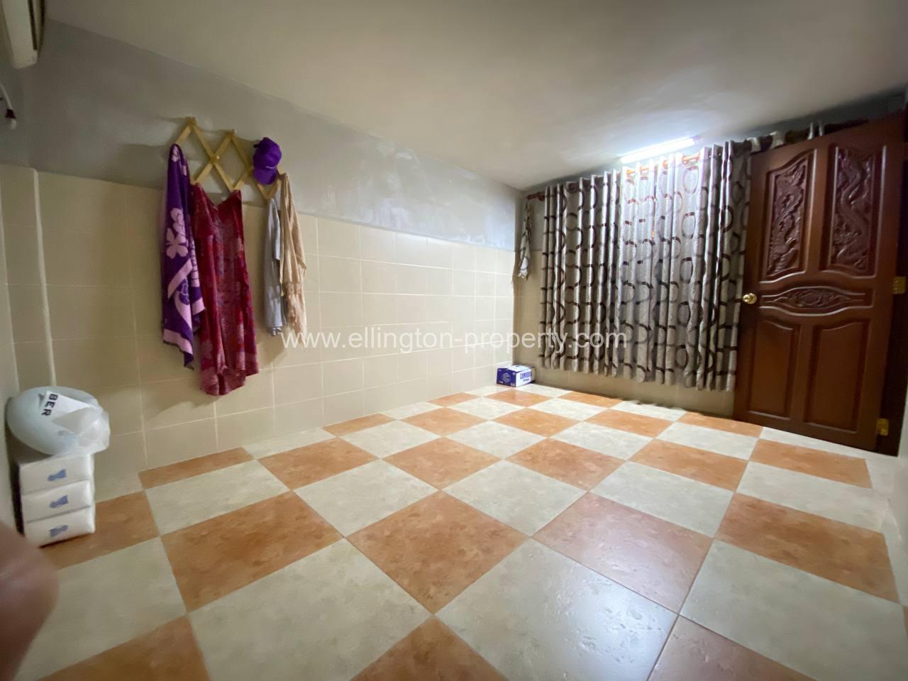 Shophouse For Rent At Bkk3 - Ellington Property