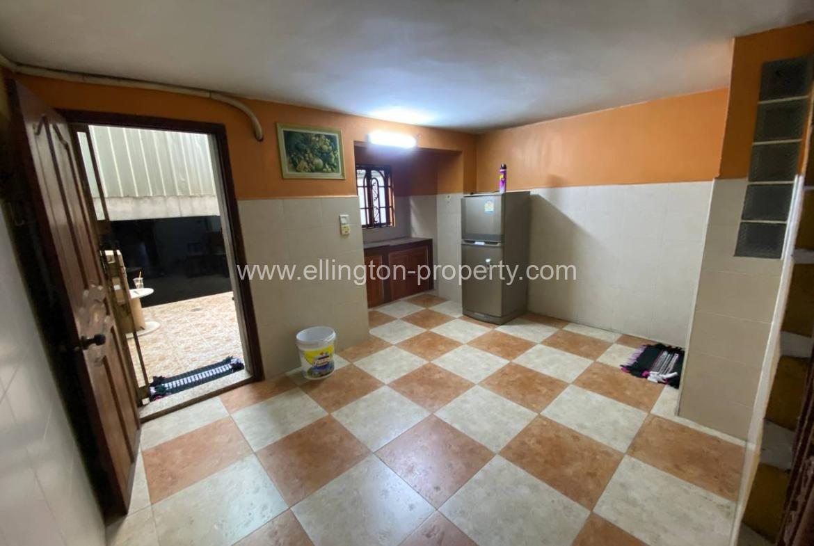 Shophouse For Rent At Bkk3 - Ellington Property