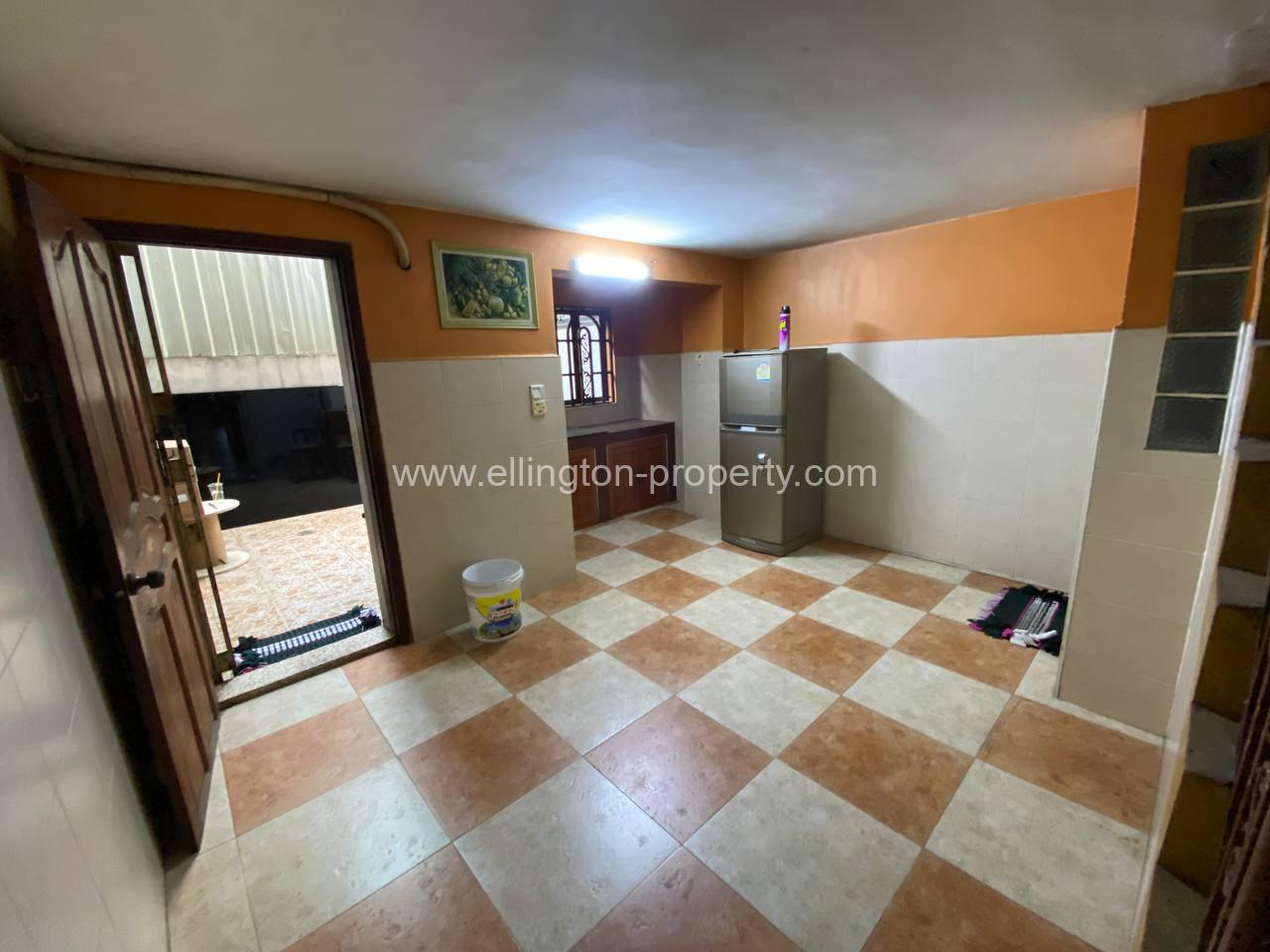 Shophouse For Rent At Bkk3 - Ellington Property