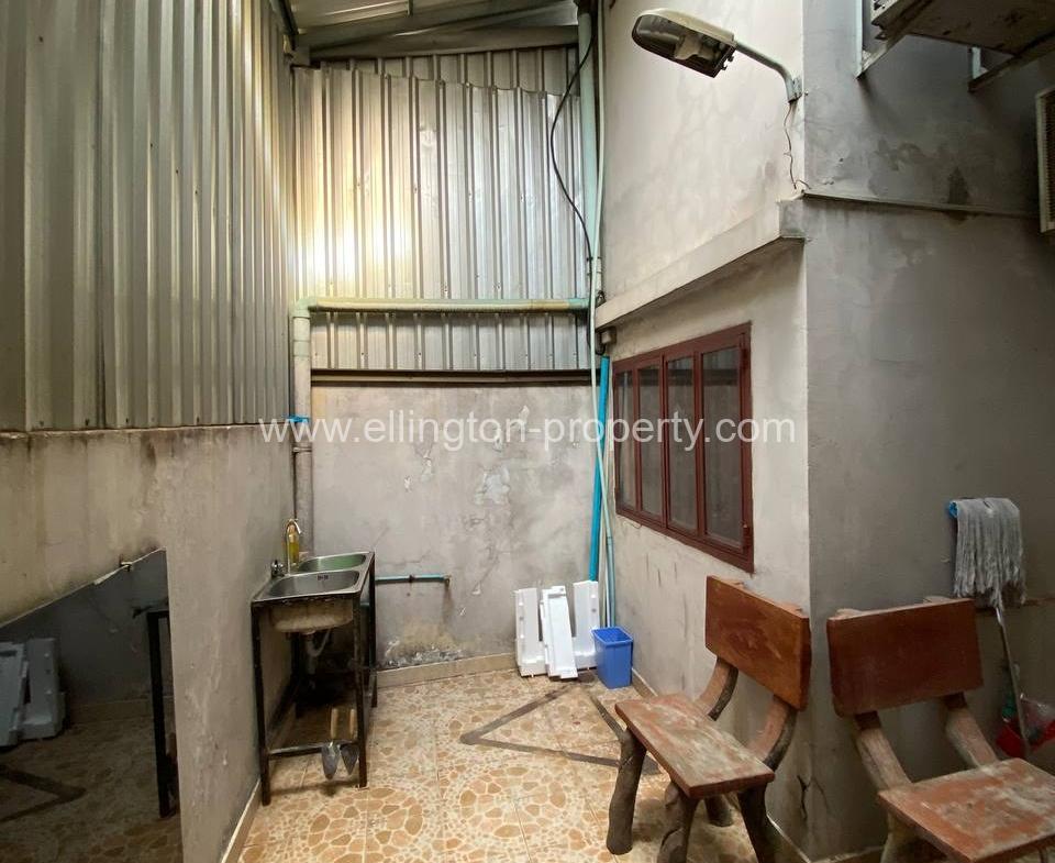 Shophouse For Rent At Bkk3 - Ellington Property