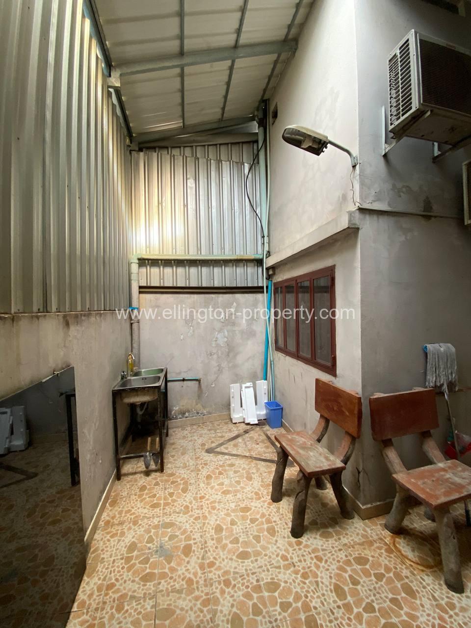 Shophouse For Rent At Bkk3 - Ellington Property