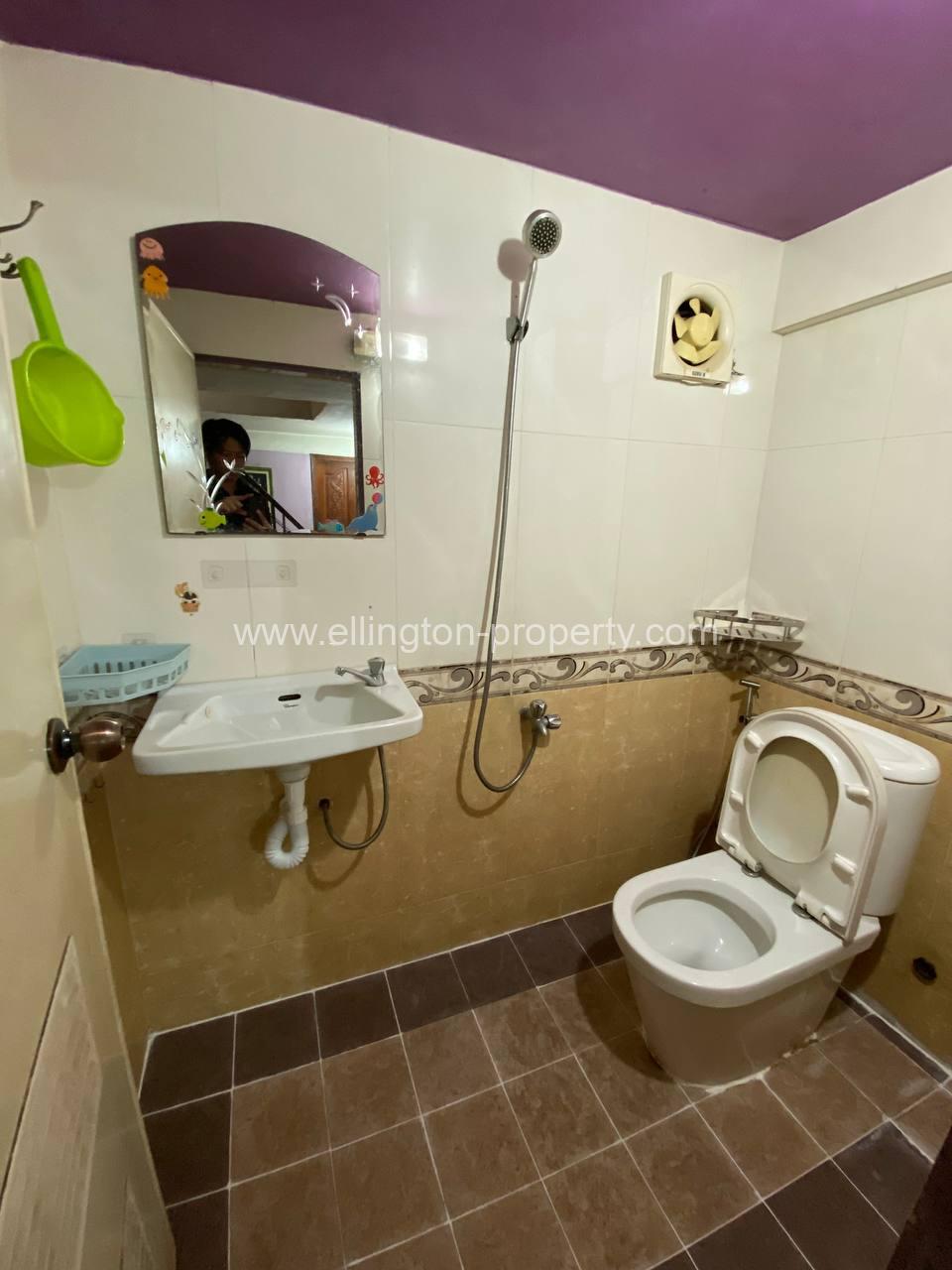 Shophouse For Rent At Bkk3 - Ellington Property