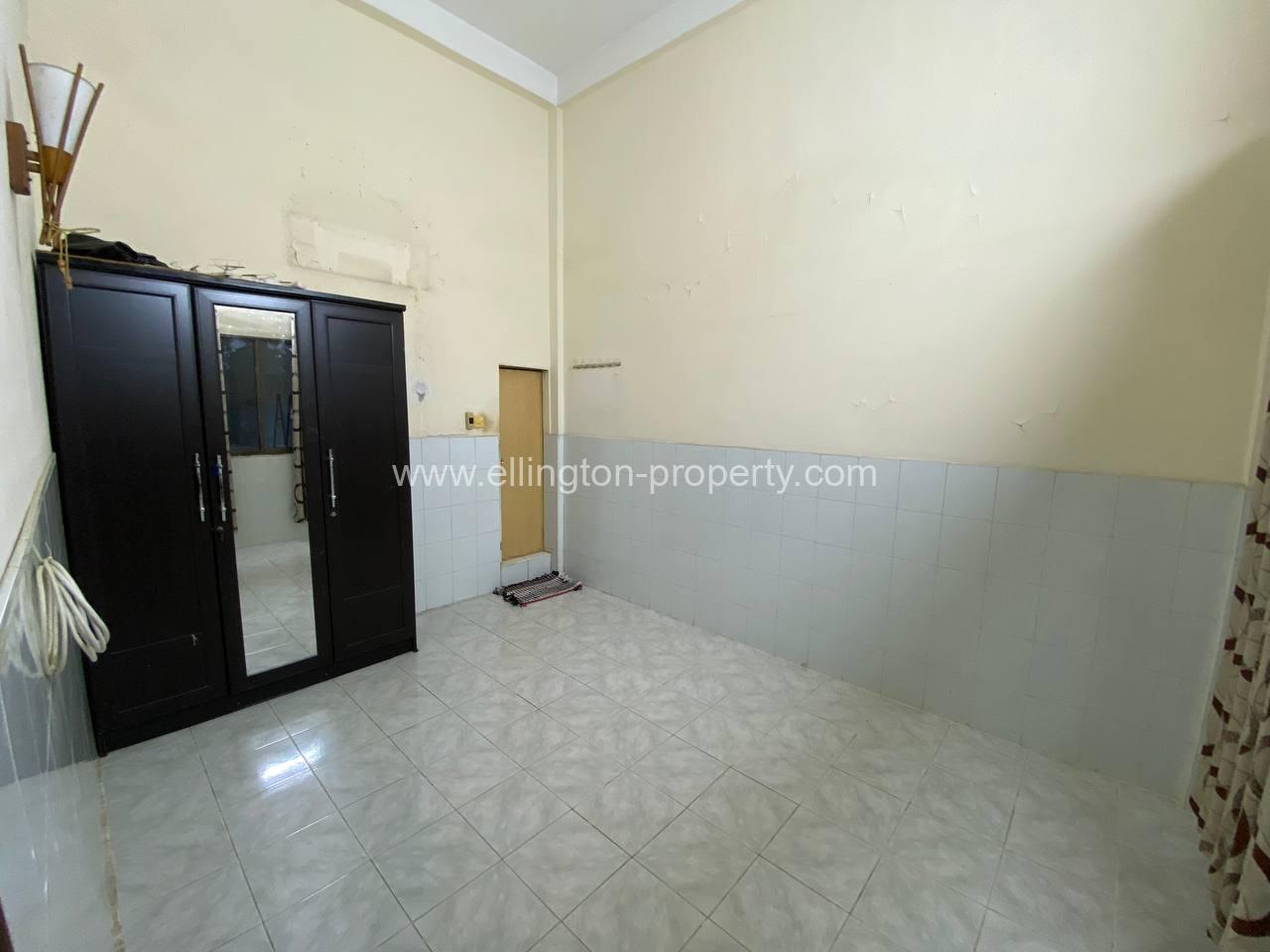 Shophouse For Rent At Bkk3 - Ellington Property