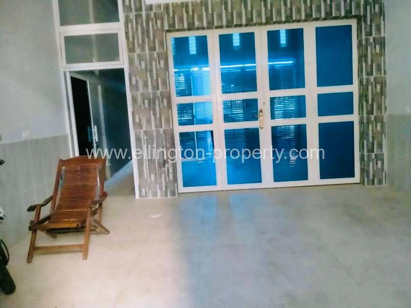 ផ្ទះអាជីវកម្មសម្រាប់ជួលនៅ ទួលទំពូង | Shophouse For Rent​ At Toul Tum Pung - Ellington Property