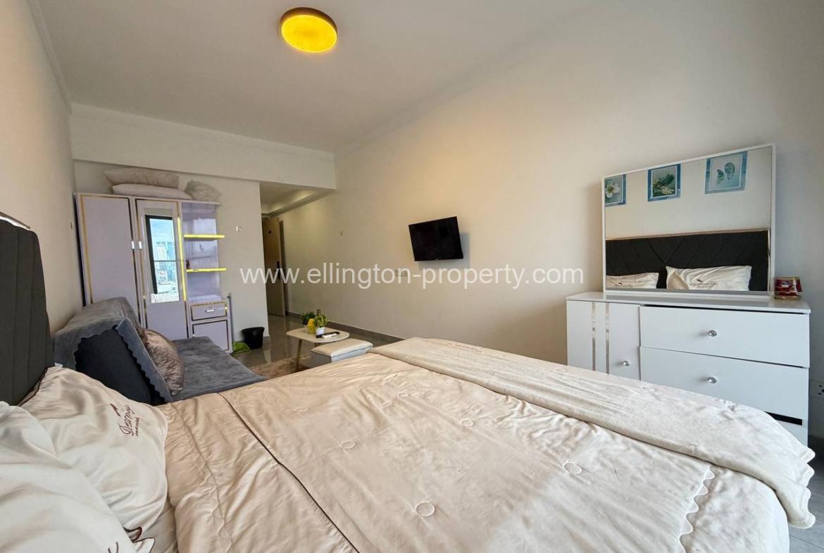 15f Studio Room For Rent Riverside Near Royal Palace, Museum, Night Market - Ellington Property