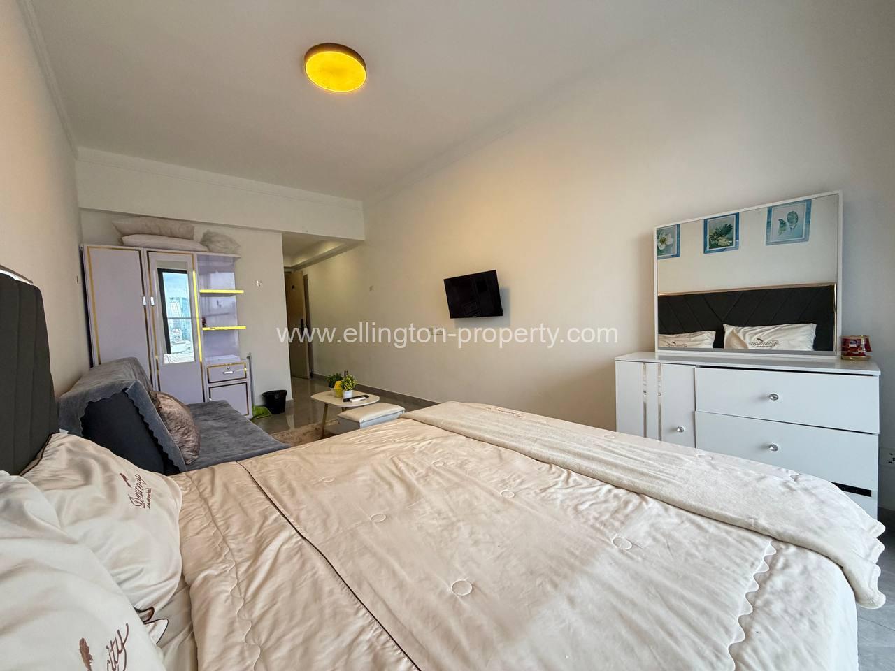 15f Studio Room For Rent Riverside Near Royal Palace, Museum, Night Market - Ellington Property