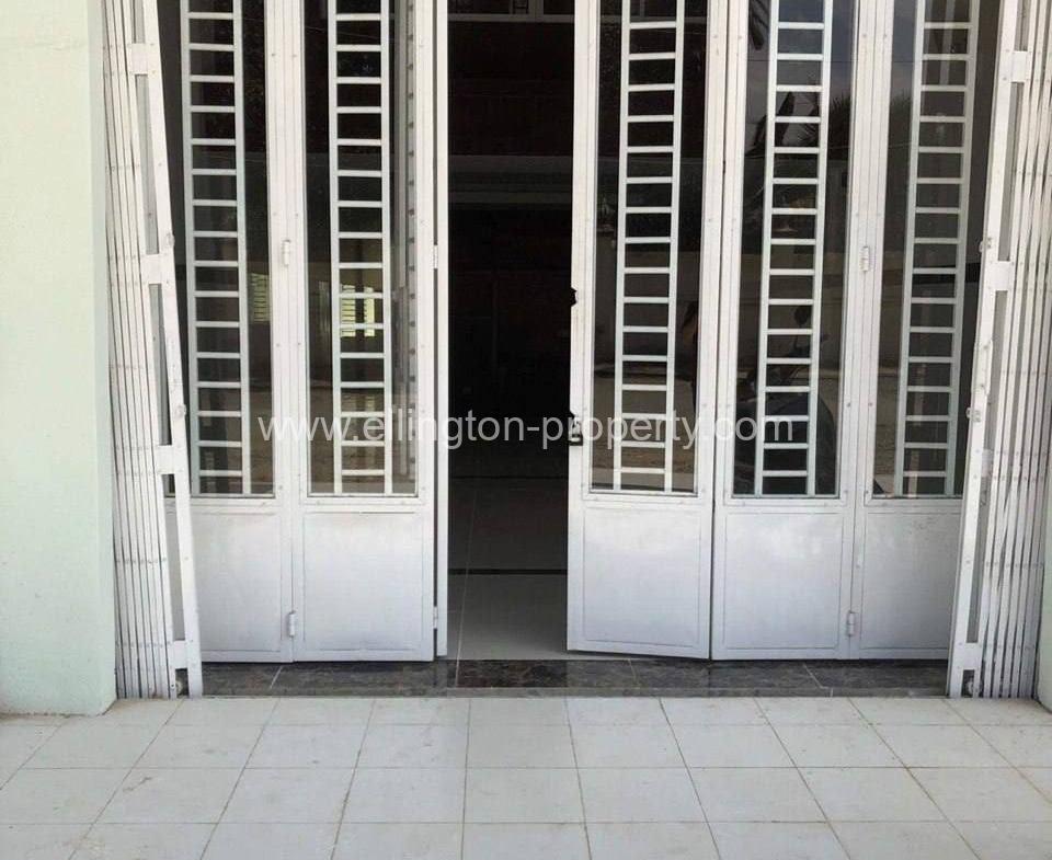 Flat House For Rent At Chbar Ampov - Ellington Property