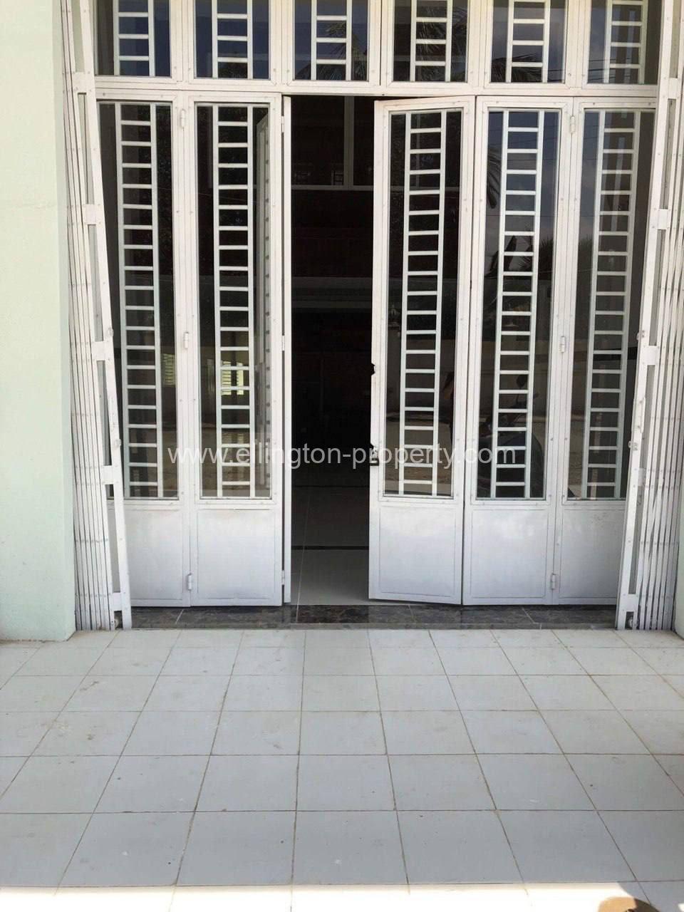 Flat House For Rent At Chbar Ampov - Ellington Property