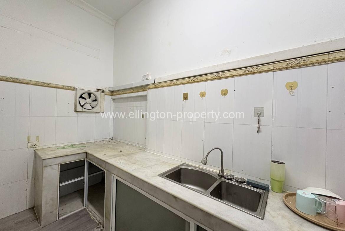Shophouse For Rent At Tuol Tumpung - Ellington Property