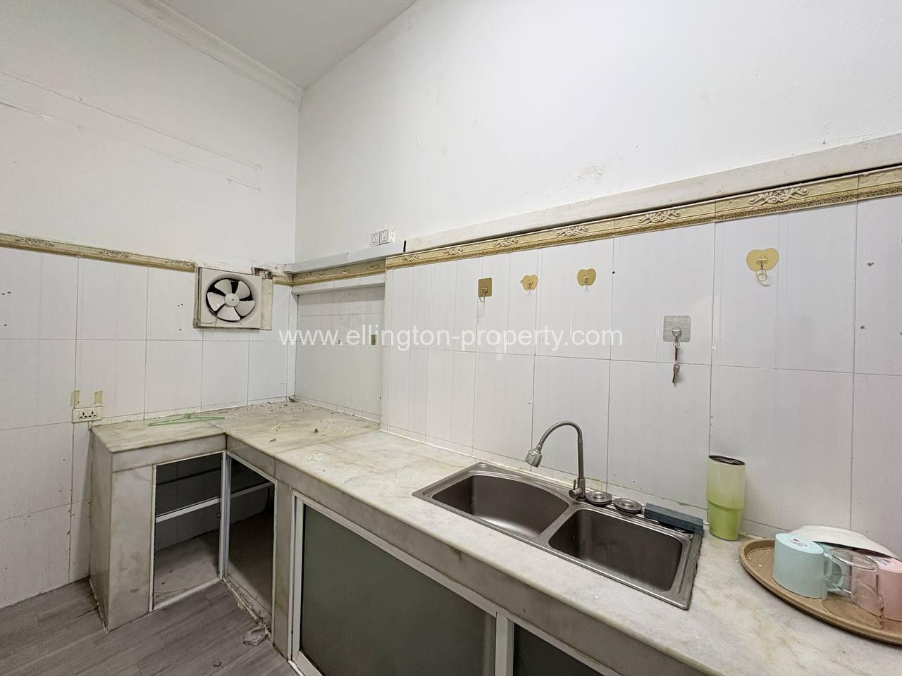 Shophouse For Rent At Tuol Tumpung - Ellington Property