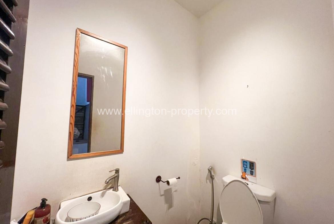 Shophouse (gf) For Rent In Bkk3 Area - Ellington Property