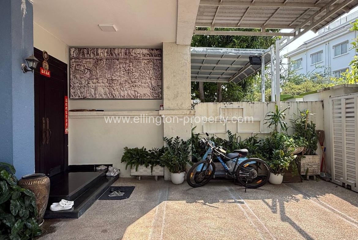 Villa For Rent In Chroy Changvar - Ellington Property