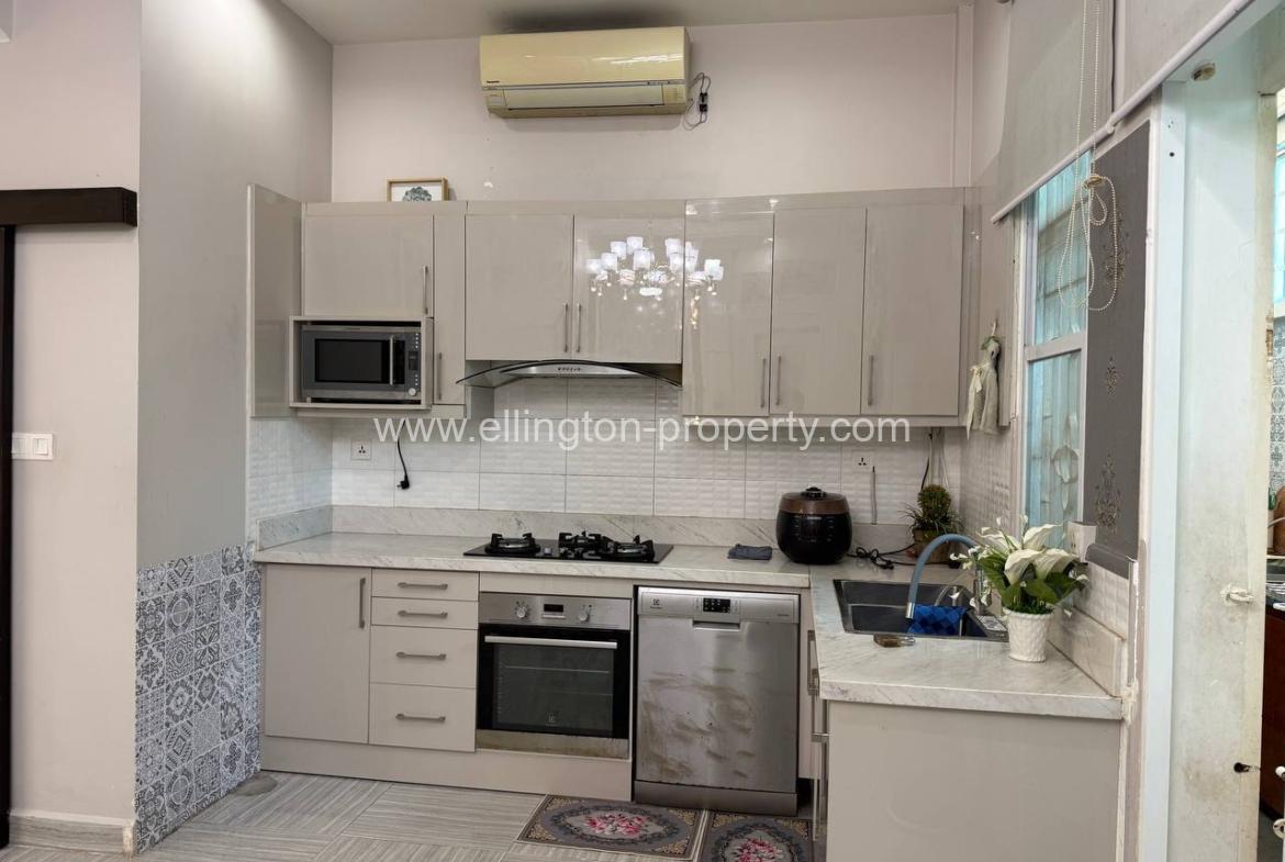 Villa For Rent In Chroy Changvar - Ellington Property