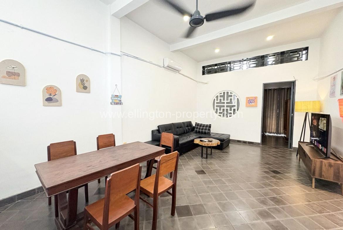🏠 2 Bedroom Renovated House For Rent In Daun Penh Area - Ellington Property