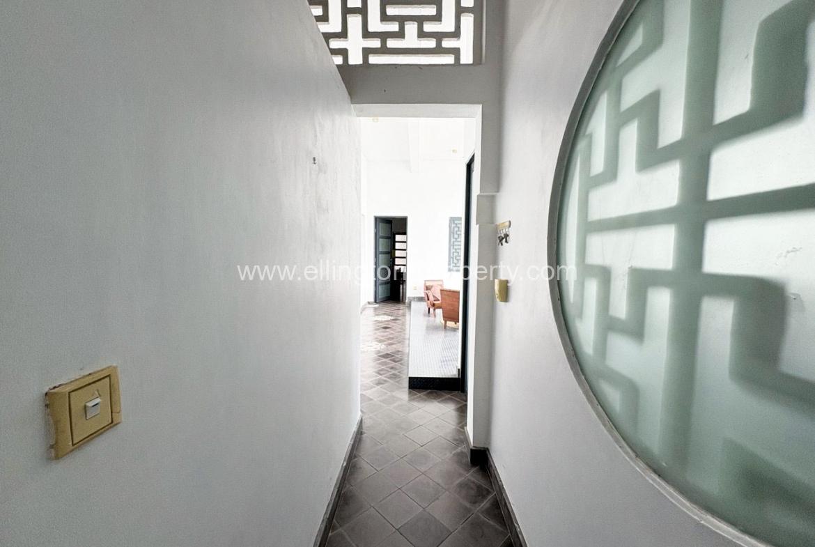 🏠 2 Bedroom Renovated House For Rent In Daun Penh Area - Ellington Property
