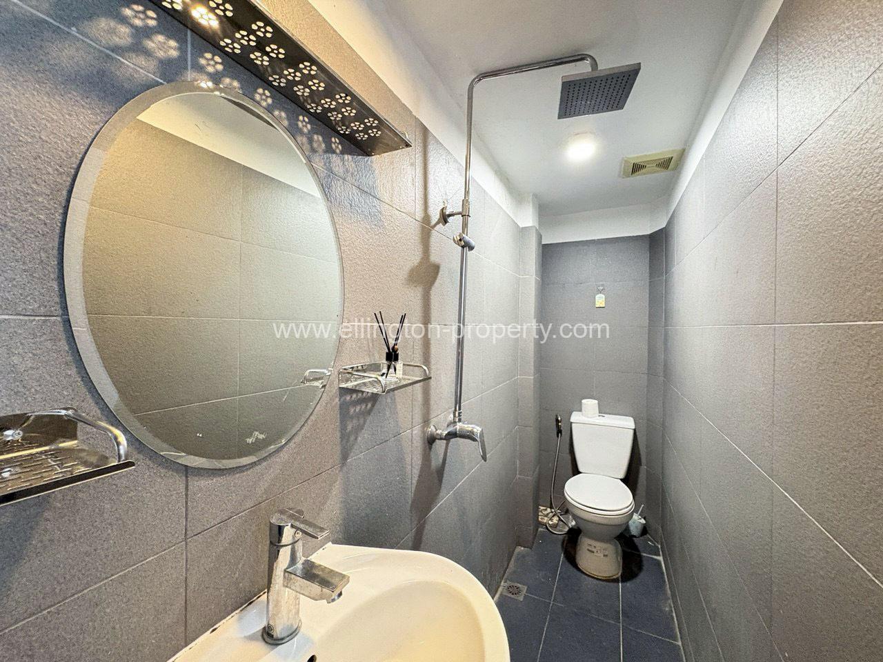 🏠 2 Bedroom Renovated House For Rent In Daun Penh Area - Ellington Property
