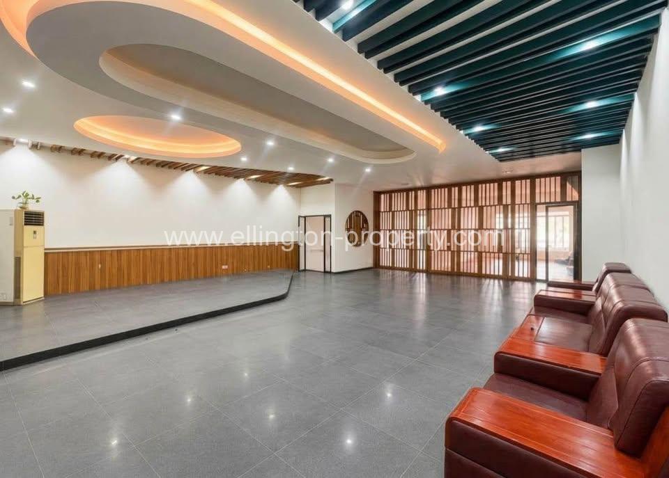 Shophouse For Rent In Bkk1 - Ellington Property