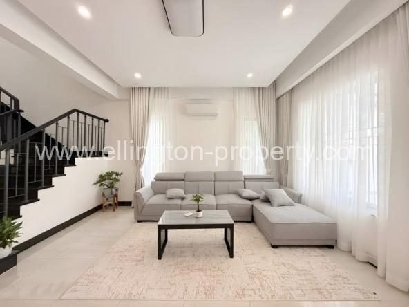 86 ellington property